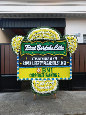 Papan Bunga Duka di Tabing Banda Gadang